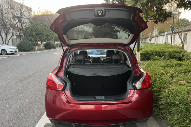 日产 骐达TIIDA 2011款 1.6L CVT智能型车身外观6001