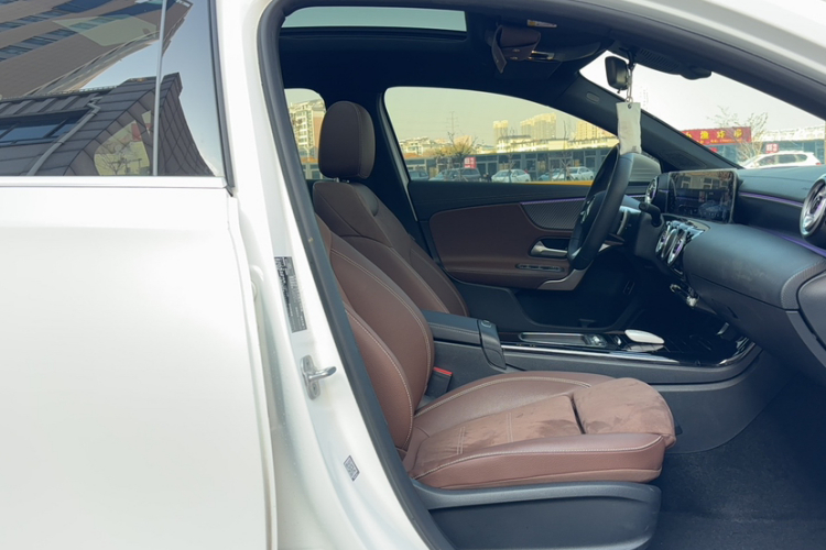 奔驰A级 2025款 A 200 L 时尚型局部细节41