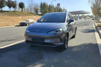 哪吒汽车 哪吒V 2022款 潮 300 Lite 磷酸铁锂