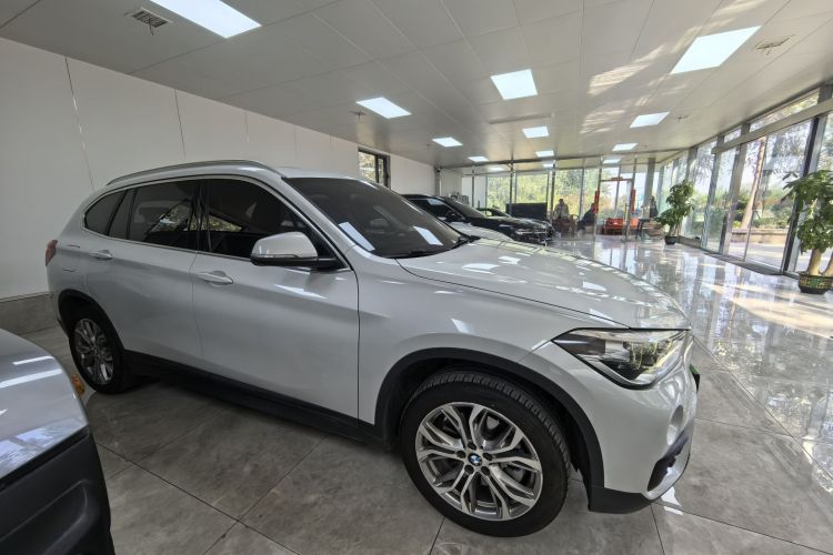 宝马X1 2019款 sDrive20Li 领先型车身外观6003