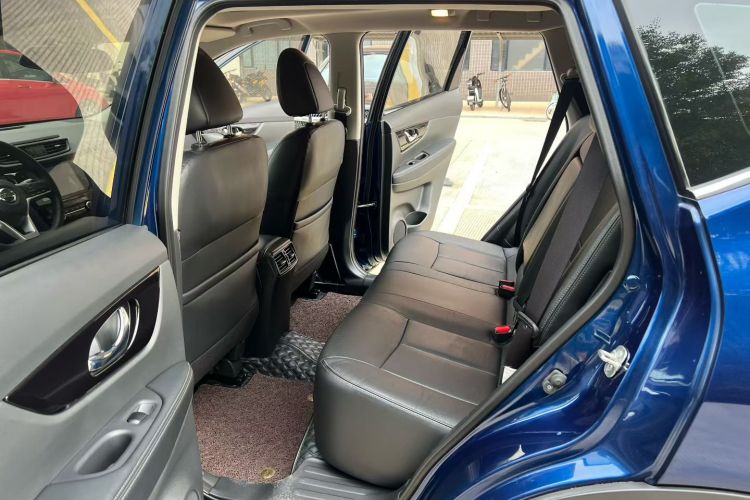 日产 奇骏 2019款 2.0L CVT智联舒适版 2WD中控内饰7005