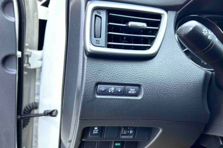 日产 逍客 2017款 2.0L CVT豪华版 国V中控内饰7004