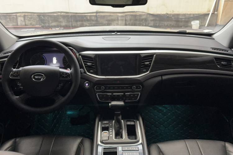 广汽传祺 传祺GS8 2017款 320T 两驱豪华智联版（七座）中控内饰7003