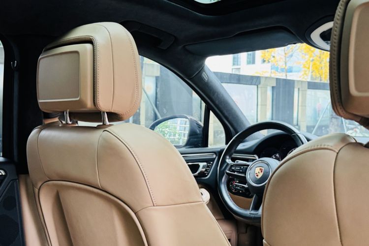 保时捷 2022款 Macan 2.0T中控内饰7010