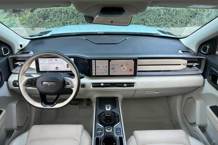 吉利汽车 吉利icon 2023款 1.5TD 巧克力醇臻版中控内饰7003