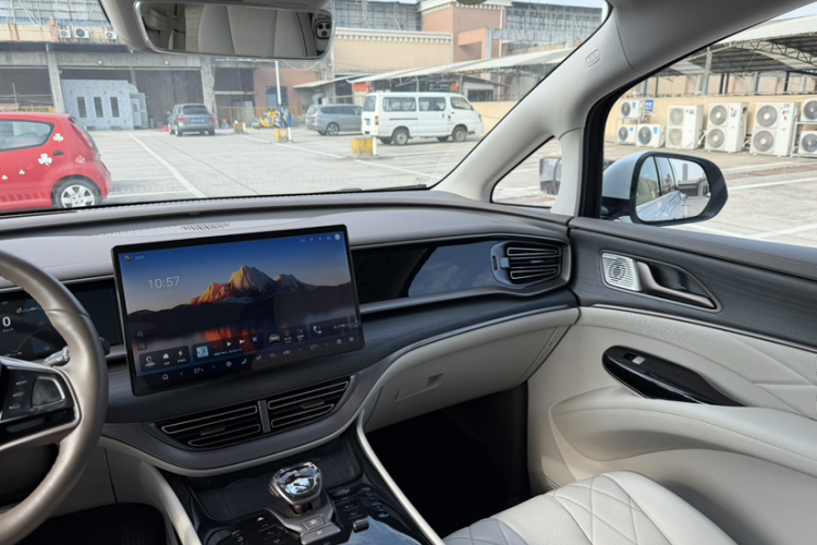 腾势D9 2022款 DM-i 970 四驱尊荣型局部细节9006