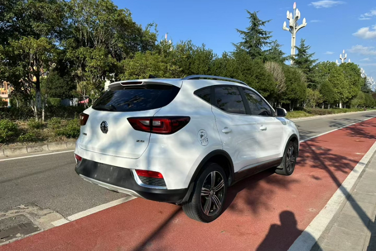名爵ZS 2020款 全球百万畅销款 1.5L 手动65寸巨幕天窗版车身外观6005
