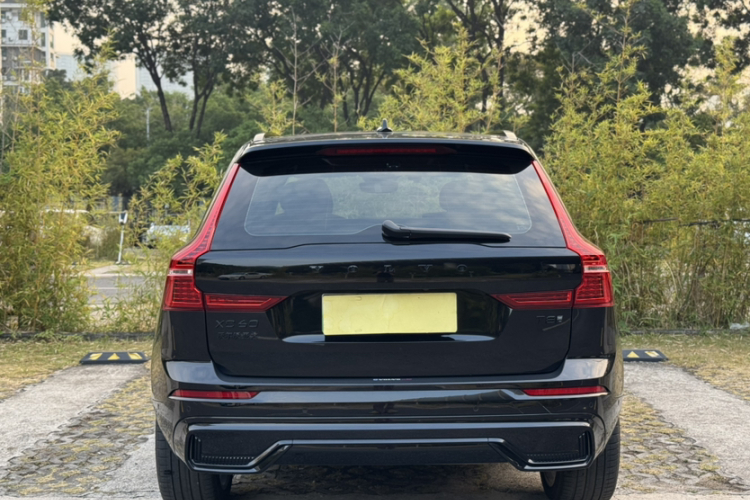 沃尔沃XC60新能源 2025款 插电式混动 长续航四驱智远极夜黑版车身外观6004