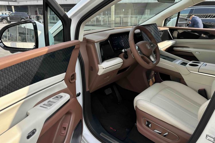 比亚迪 夏 2025款 DM-i 1.5T 180km 超越型中控内饰7004