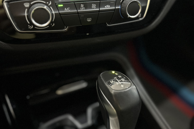 宝马1系 2018款 改款 118i 运动型局部细节18