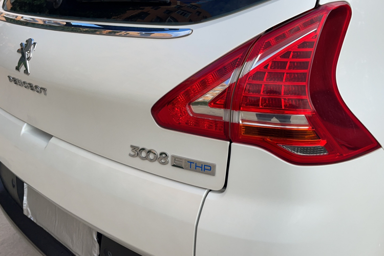 标致3008 2015款 1.6THP 自动经典版车身外观6004