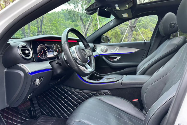 奔驰E级(进口) 2020款 改款 E 260 运动版局部细节19