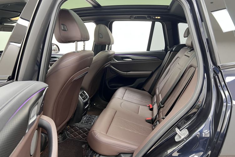 宝马X3 2022款 改款二 xDrive30i 尊享型 M曜夜套装中控内饰7007