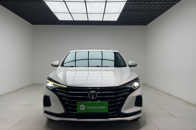 长安 逸动 2022款 PLUS 1.6L GDI 手动豪华型车身外观6001