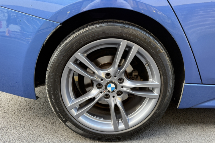 宝马3系 2017款 320Li M运动型车身外观6009