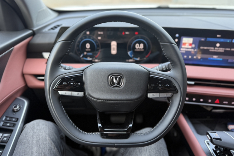 长安CS75 PLUS 2024款 第三代 冠军版 1.5T 智驾劲航型局部细节13