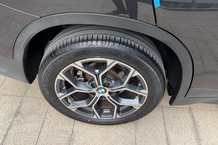 宝马X1 2022款 sDrive25Li 领先型车身外观6004