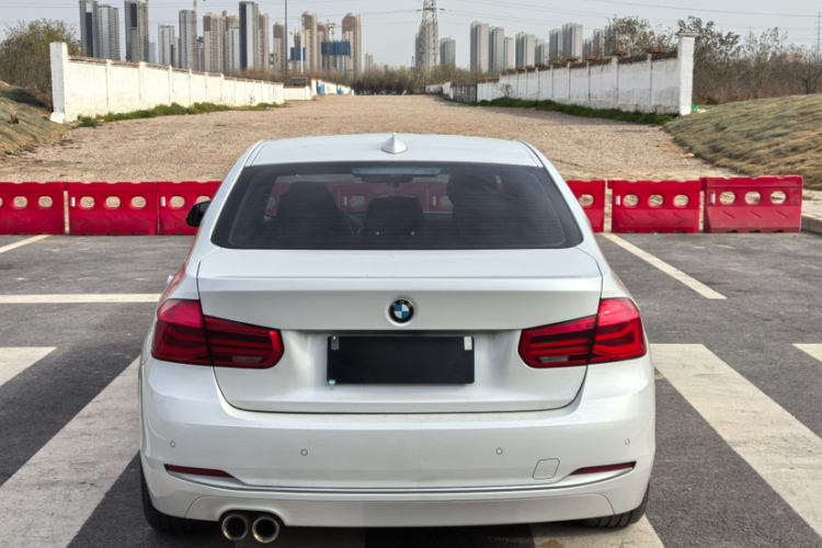 宝马3系 2019款 320Li 时尚型车身外观6001