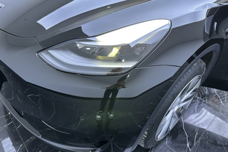 特斯拉 Model Y 2022款 后轮驱动版局部细节9002