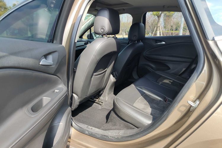 别克 威朗 2015款 三厢 20T 双离合精英型中控内饰7008