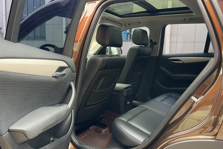 宝马X1 2014款 sDrive18i 时尚型中控内饰7003