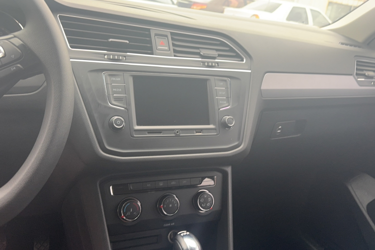 大众 途观L 2017款 330TSI 自动两驱风尚版局部细节16