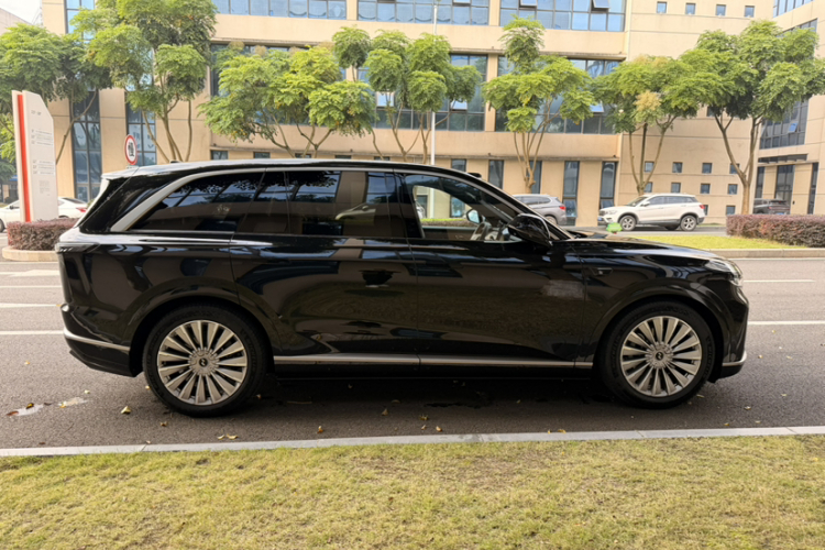 乐道L90 2025款 Max 六座版车身外观6004