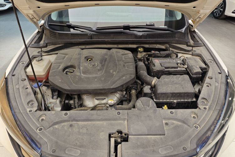 长安 逸动 2020款 PLUS 1.6L GDI 手动豪华型局部细节24