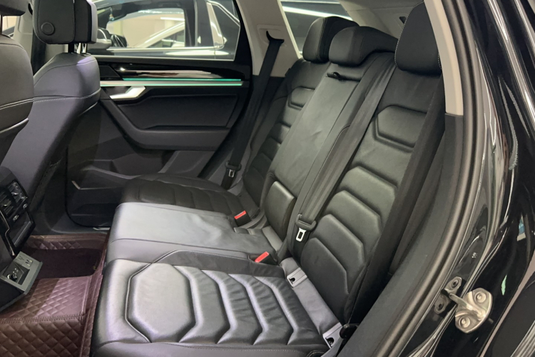 大众 途锐 2021款 3.0TSI 锐享版 经典运动套装中控内饰7001