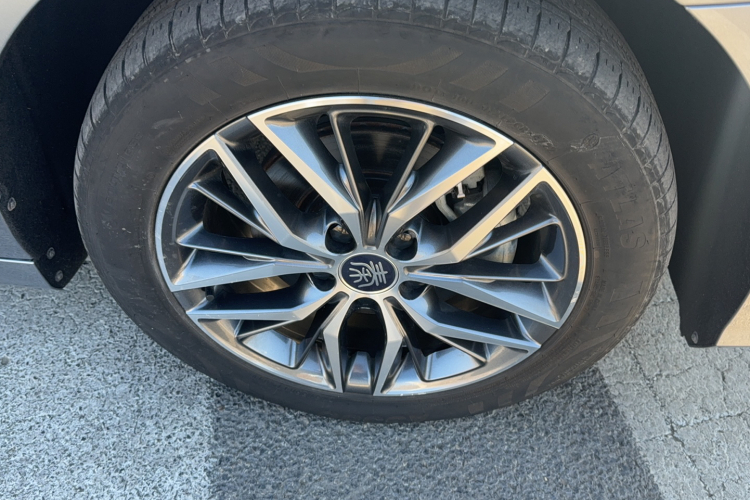 比亚迪 秦PLUS 2021款 DM-i 120KM 旗舰型车身外观6013