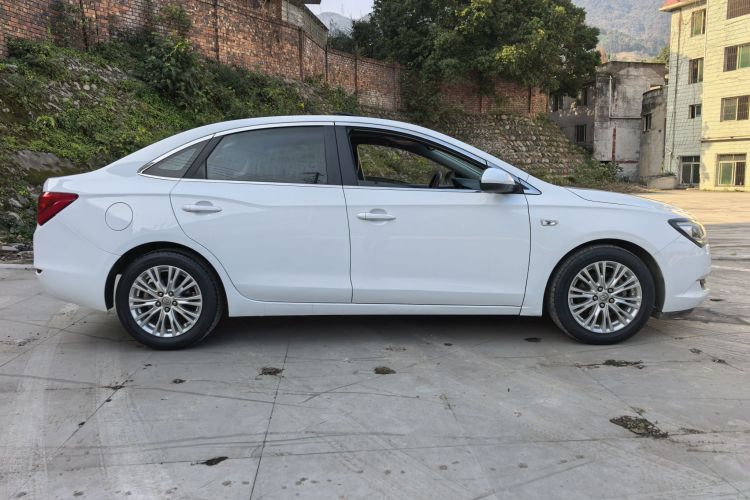 别克 英朗 2016款 15N 自动豪华型车身外观6004