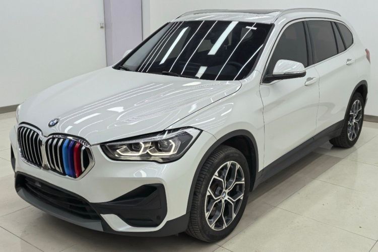 宝马X1 2022款 sDrive25Li 领先型车身外观6005