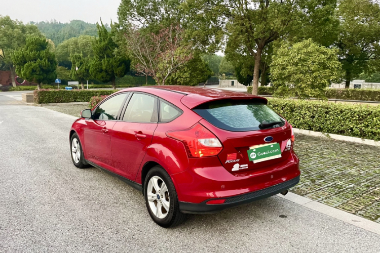 福特 福克斯 2012款 两厢 1.6L 自动风尚型车身外观6001