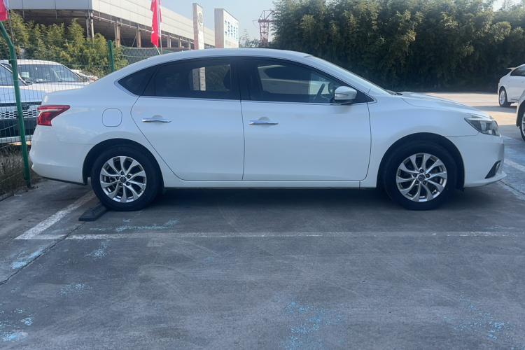 日产 轩逸 2018款 1.6XV CVT尊享版车身外观6010