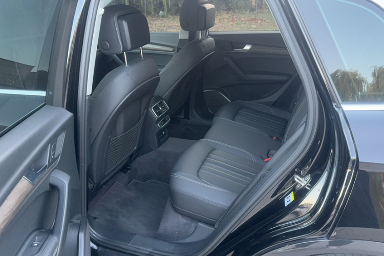 奥迪Q5L 2022款 改款 40T 豪华致雅型中控内饰7003