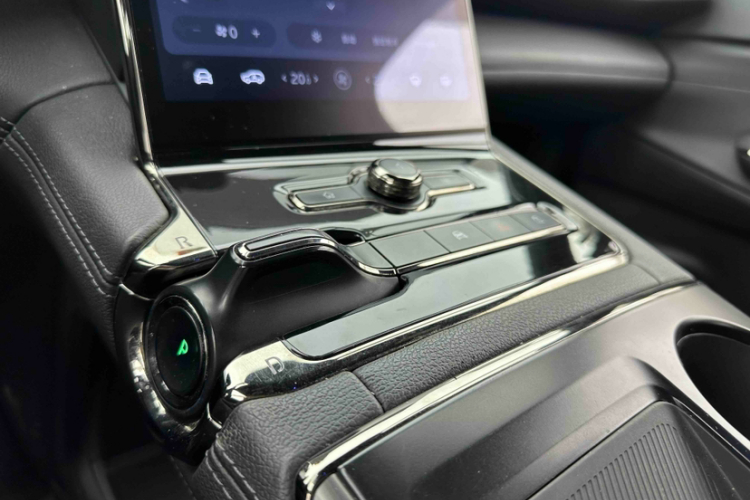 蔚来ES8 2020款 580KM 七座版中控内饰7001