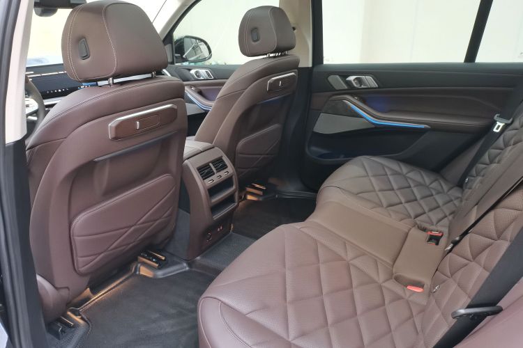 宝马X5 2023款 xDrive 30Li 尊享型M运动套装中控内饰7002