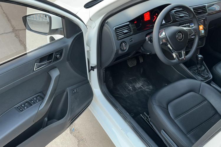 大众 桑塔纳 2019款 1.5L 自动风尚版 国VI中控内饰7002