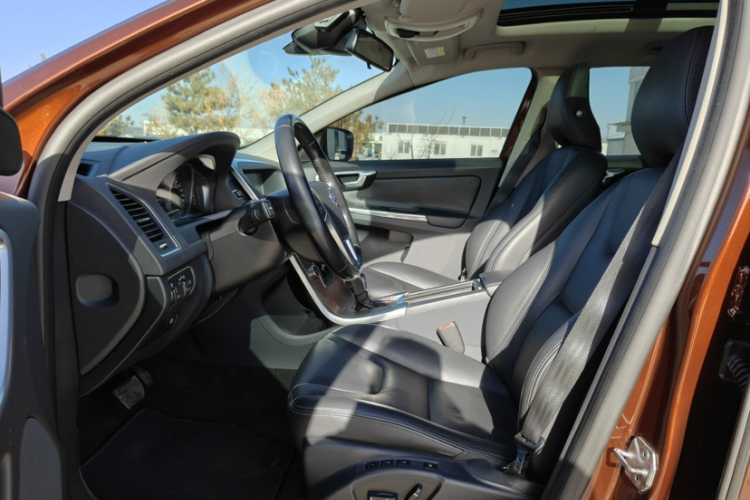 沃尔沃XC60 2015款 T5 智进版中控内饰7008