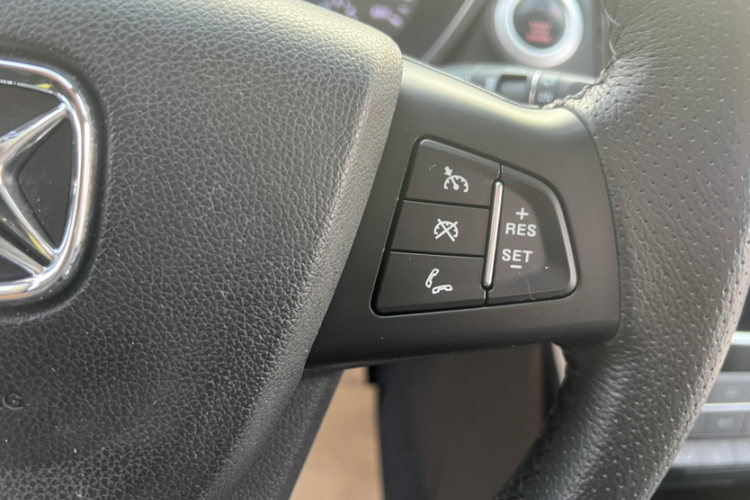 江铃 驭胜S330 2016款 1.5L GTDi 自动两驱尊贵版局部细节9006