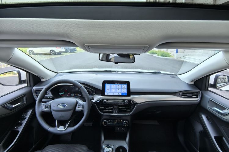 福特 福克斯 2020款 三厢 EcoBoost 180 自动锋潮型中控内饰7002