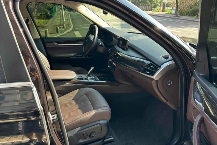 宝马X5(进口) 2015款 xDrive28i中控内饰7012