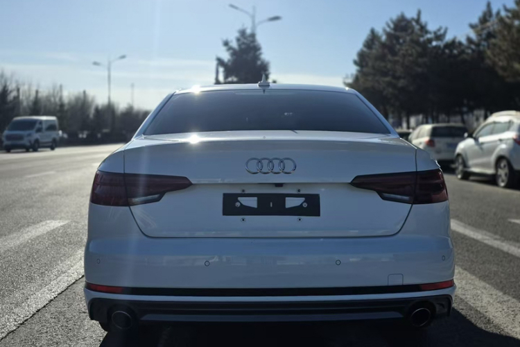 奥迪A4L 2018款 30周年年型 40 TFSI 时尚型车身外观6004