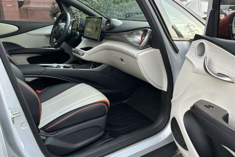 比亚迪 海豚 2021款 405km 时尚版中控内饰7010