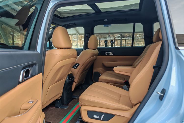 理想汽车 理想ONE 2020款 增程6座版中控内饰7003