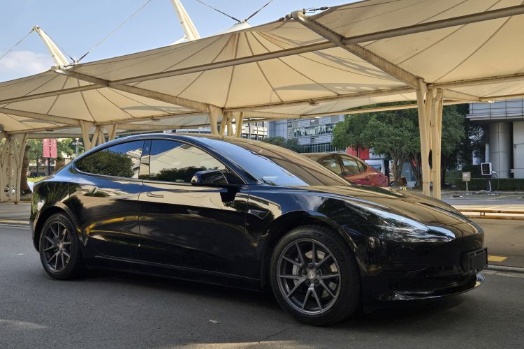 特斯拉 Model 3 2021款 标准续航后驱升级版车身外观6002