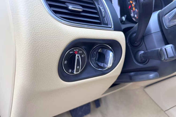 保时捷 2014款 Macan 2.0T中控内饰7006