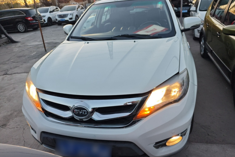 比亚迪S7 2015款 2.0T 自动尊贵型车身外观6005