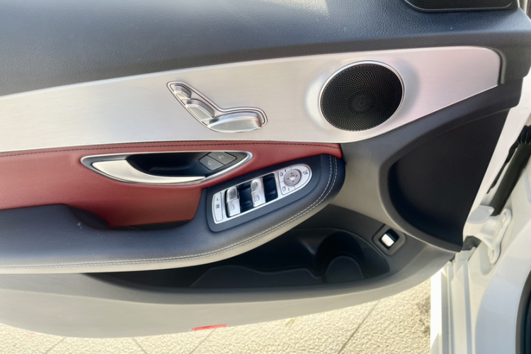 奔驰C级 2016款 C 200 运动版中控内饰7009