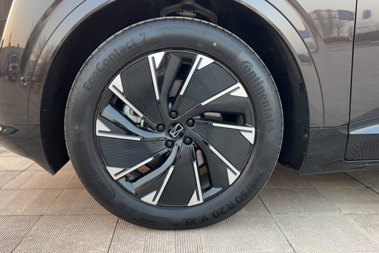 阿维塔07 2024款 Pro+增程版车身外观6003